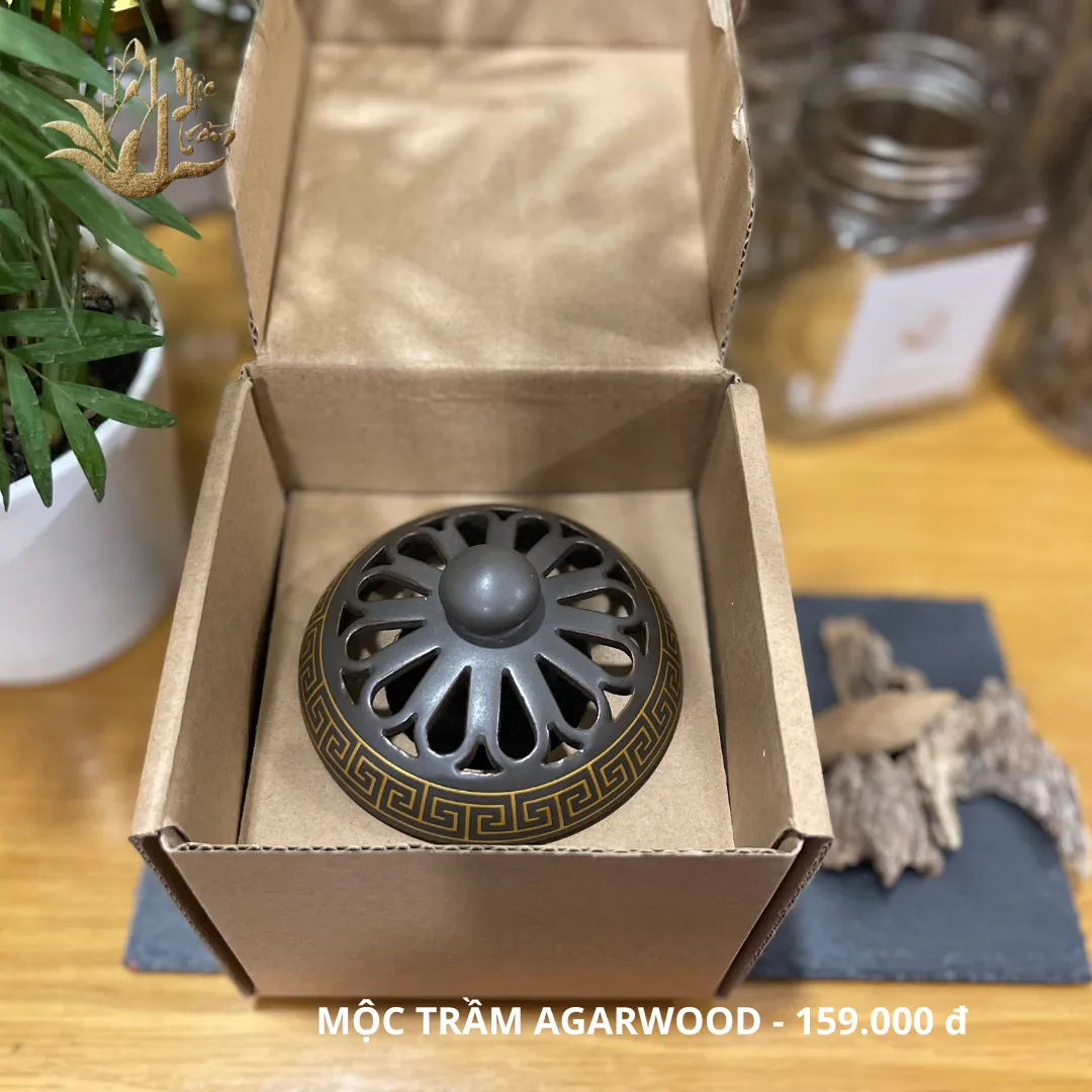 LOTUS CERAMIC AGARWOOD INCENSE BURNER – PREMIUM HANDCRAFTED OUD BURNER WITH HEAT-RESISTANT PAD